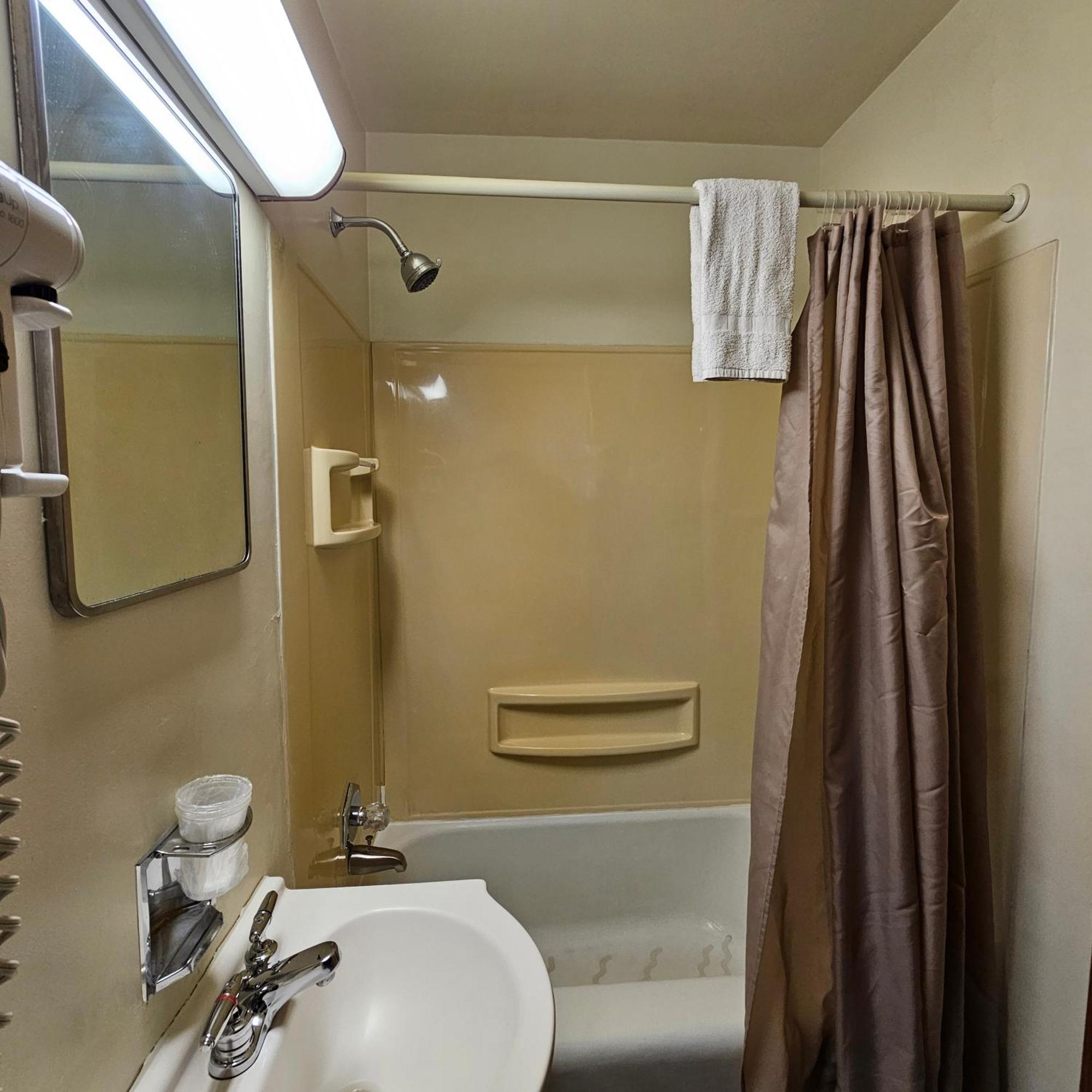 Home Motel Abbotsford Exterior photo
