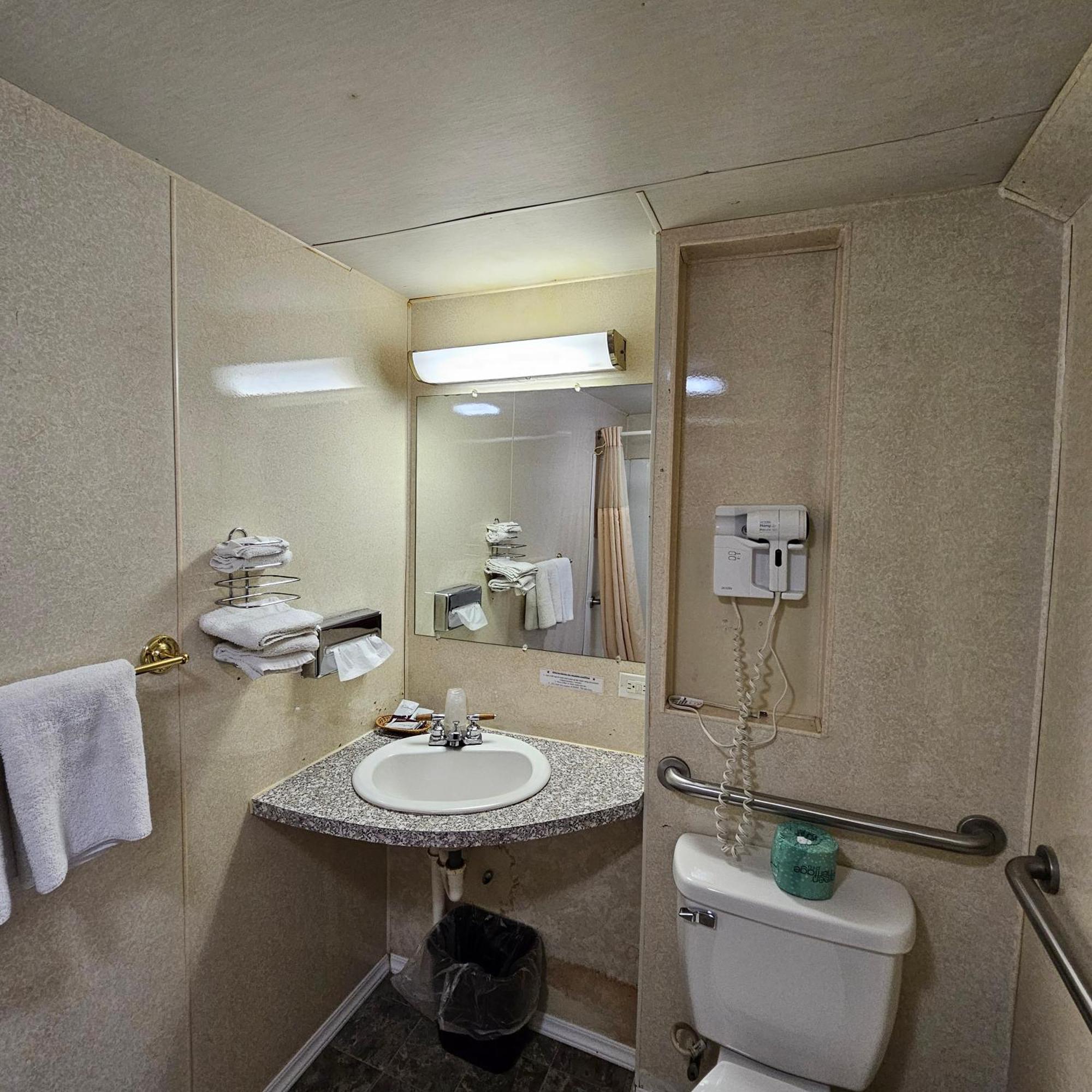 Home Motel Abbotsford Exterior photo